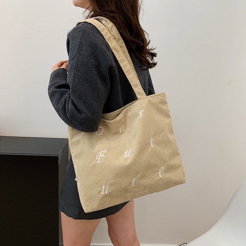 Elegante nicho de lujo ligero, bolso de lujo para damas, bolso de mano clásico de alto nivel, bolso de hombro para damas.