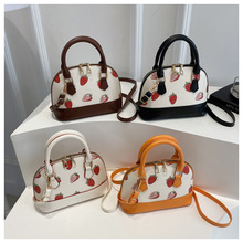 ���Q��������ˮͰ���¿�r�пɐۆμ����ˇ�������e���sб���Ů