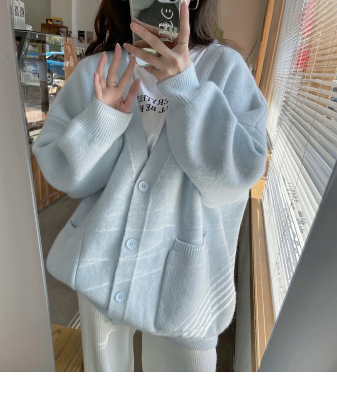 純色の乳は秋冬のセーターのカーディガンの女性の春の新型の怠惰な風がゆったりしているvネックの優しいニットの上着です。|undefined