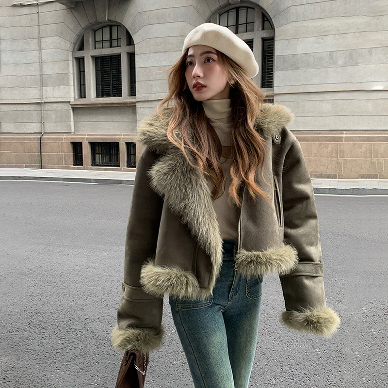 Korean Style Chanel Style Fur One-piece Suede Jacket Women's Autumn and Winter High-end Sense Thickened Small Bearer Jacket Korean Style Chanel Style Fur One-piece Suede Jacket Women's Autumn and Winter High-end Sense Thickened Small Bearer Jacket