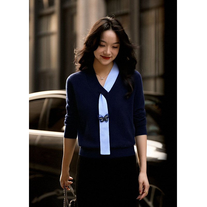 Bow-Knot Heavy Beading Contrasting Color Knitwear Women's 2025 Autumn and Winter New V-Neck Long-Sleeved Woolen Fashion Top