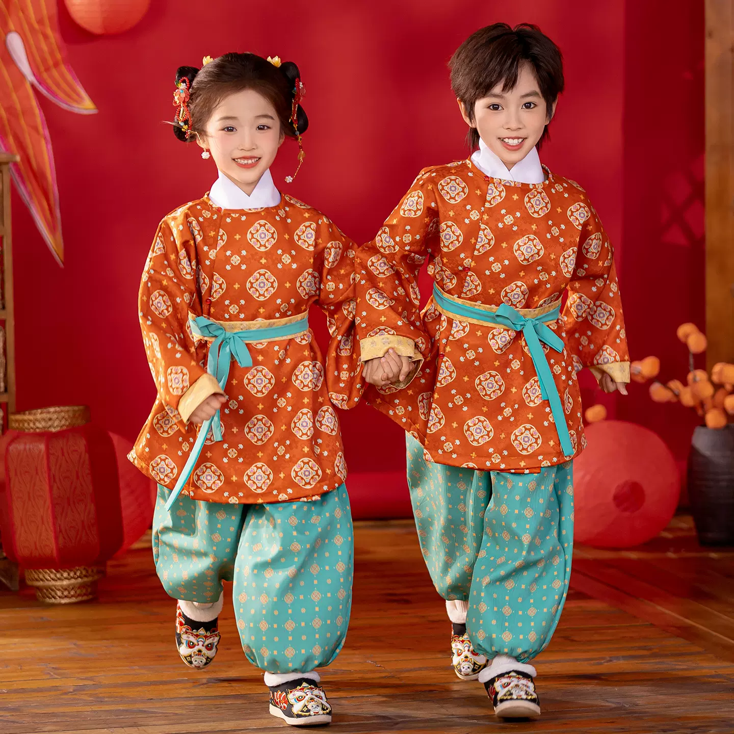 儿童古风汉服唐装圆领袍唐装2025秋冬新款中国风保暖加厚中式汉服