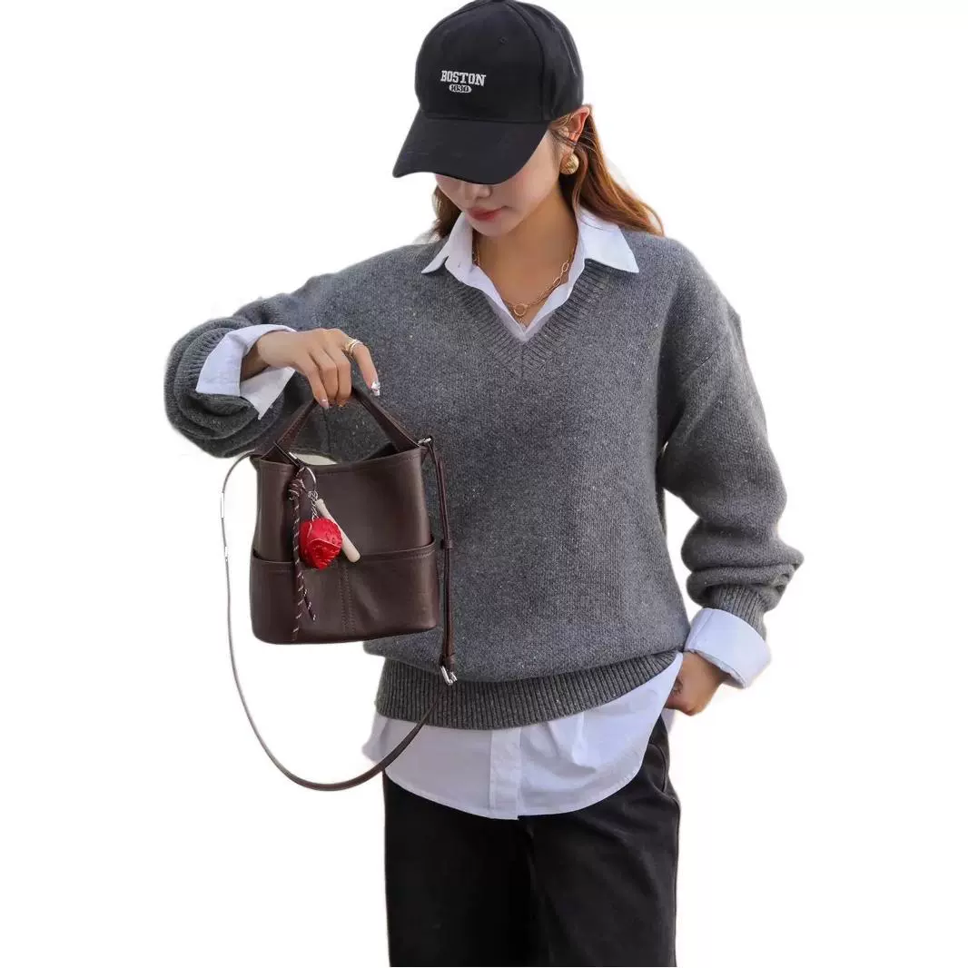Shoulder bag, capacious one-shoulder bag, genuine leather, high-end