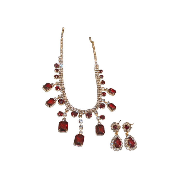 Conjunto de pendientes de collar de flecos cuadrados con diamantes transfronterizos Moda retro Cadena de clavícula de lujo ligero Joyas de nicho de alta gama