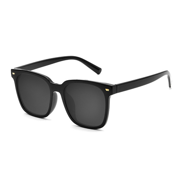 GM's same style myopia sunglasses for men can be equipped with…