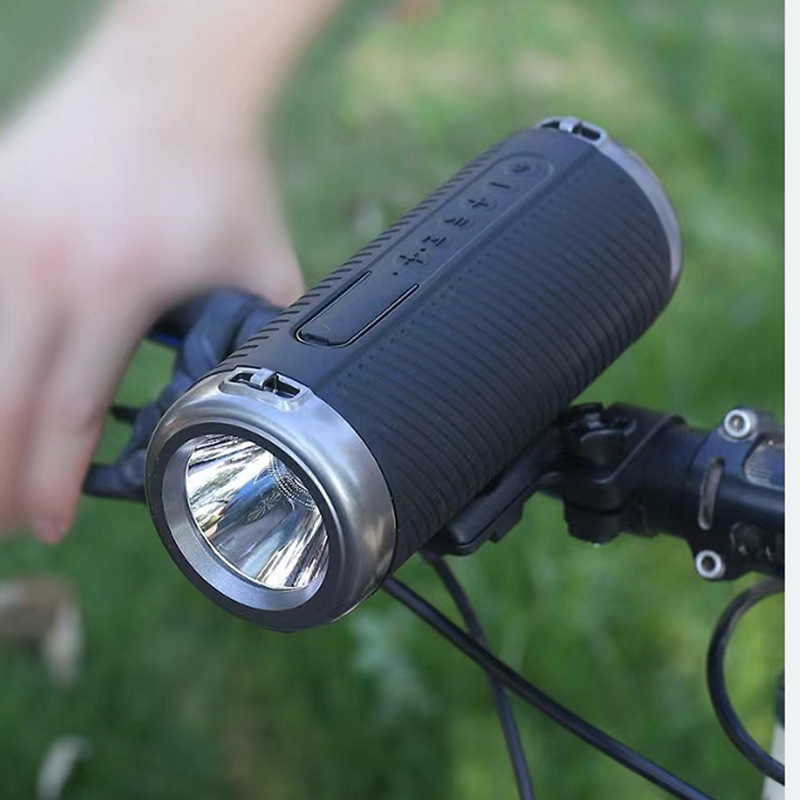 Outdoor portable riding audio bicycle electric car Bluetooth audio flashlight speaker can be customized OEM processing