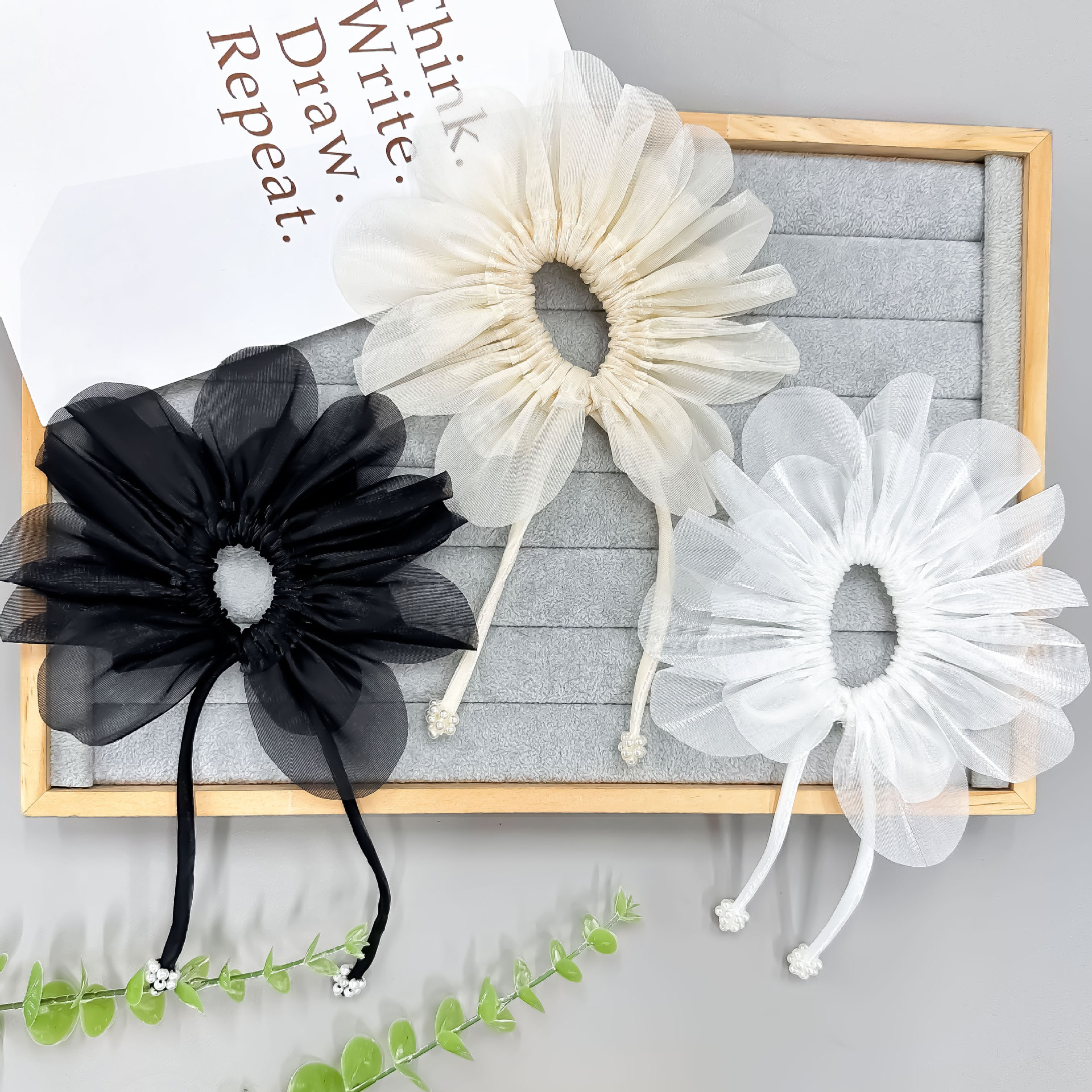 Fábrica directa de hilo de red pequeña margarita flores irregulares flotantes tela de ropa de flores de pecho zapatos gorros accesorios de tocado