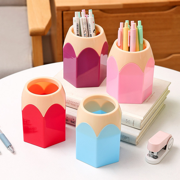 Plastic pens holder