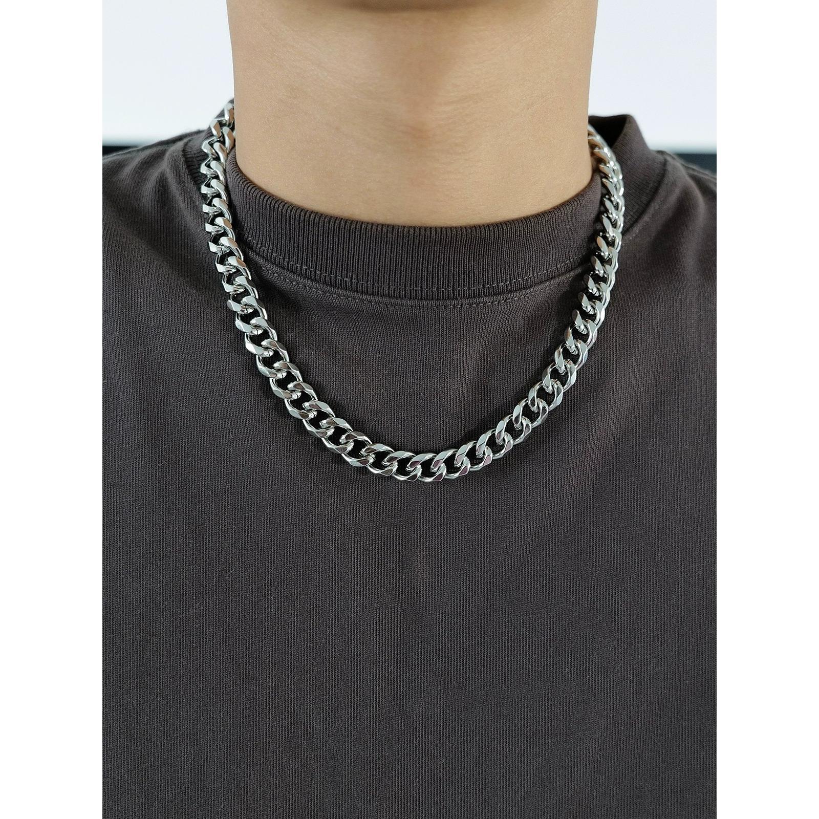 Collier cubain en acier titane 2026 pour homme, polyvalent, inaltérable, original, personnalisable, simple et tendance. Chaîne clavicule pour homme._voghion.com