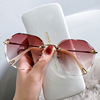 Fashionable sunglasses, sun protection cream, glasses solar-powered, 2022 collection, internet celebrity, UF-protection, fitted