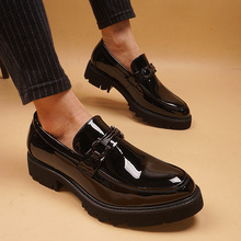 春秋季漆皮韩版尖头皮鞋英伦男士厚底松糕鞋套脚透气商务休闲鞋子
