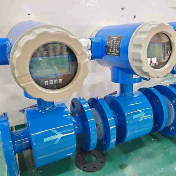 Сточные сточные воды Расходомер грязевого раствора интеллектуальный электромагнитный расходомер сплит-тип проводящей жидкости гальванизированные сточные воды