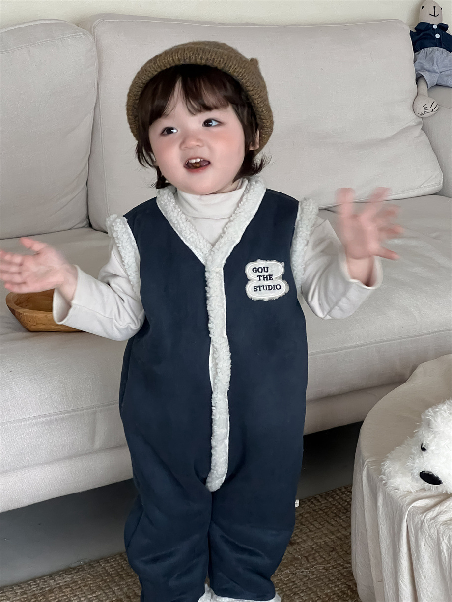 Ropa infantil de otoño y invierno ropa infantil coreana ropa para bebés fuera de casa 2025 ropa de otoño y invierno chaleco de peluche para niños ropa de escalada unida image 5