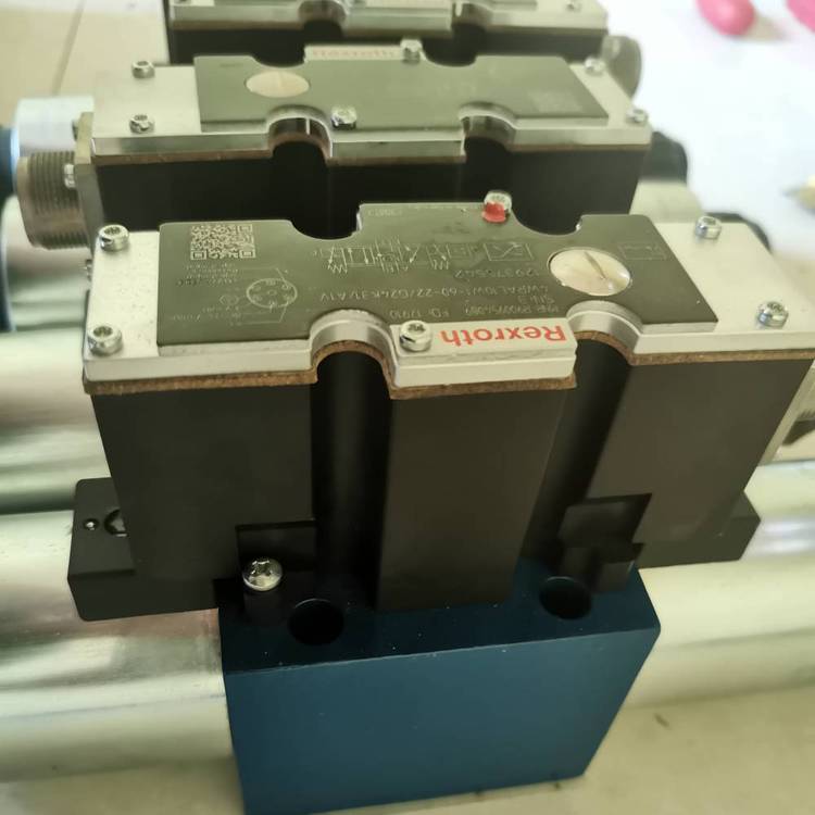 供应力士乐液压比例方向阀 4WRKE16W8-200S-3X/6EG24TK31/A1D3M