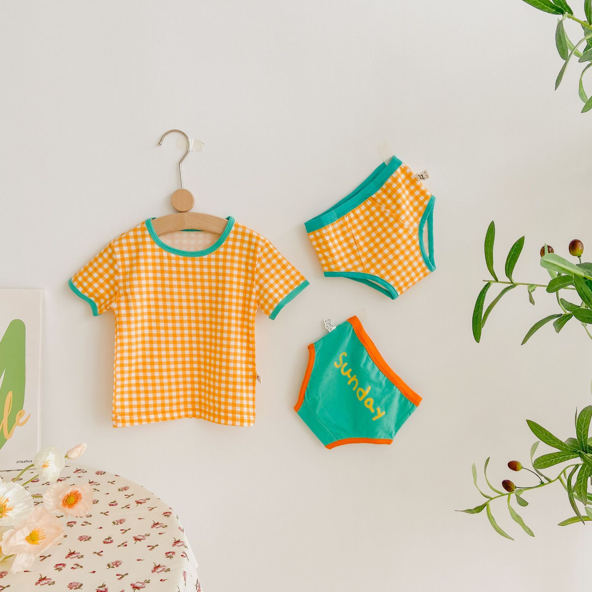 아기 오렌지 그린