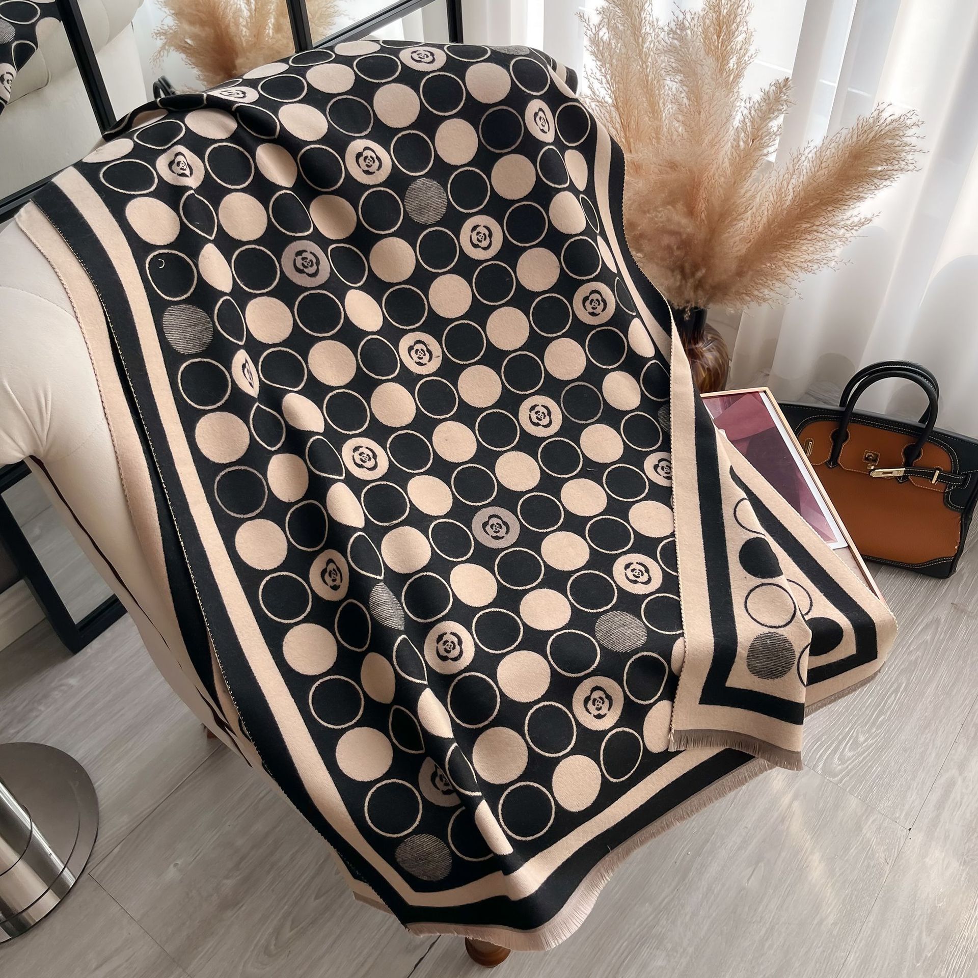Camellia impresa de alta sensibilidad punto de onda imitación de cachemira bufandas calientes para mujeres bufandas cortas bordas bufandas calientes otoño invierno