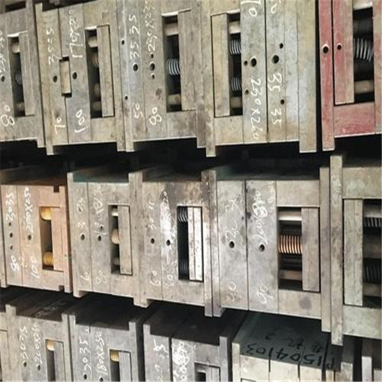 广东地区高价废铁回收 工厂报废铁材回收 各类模具收购电话