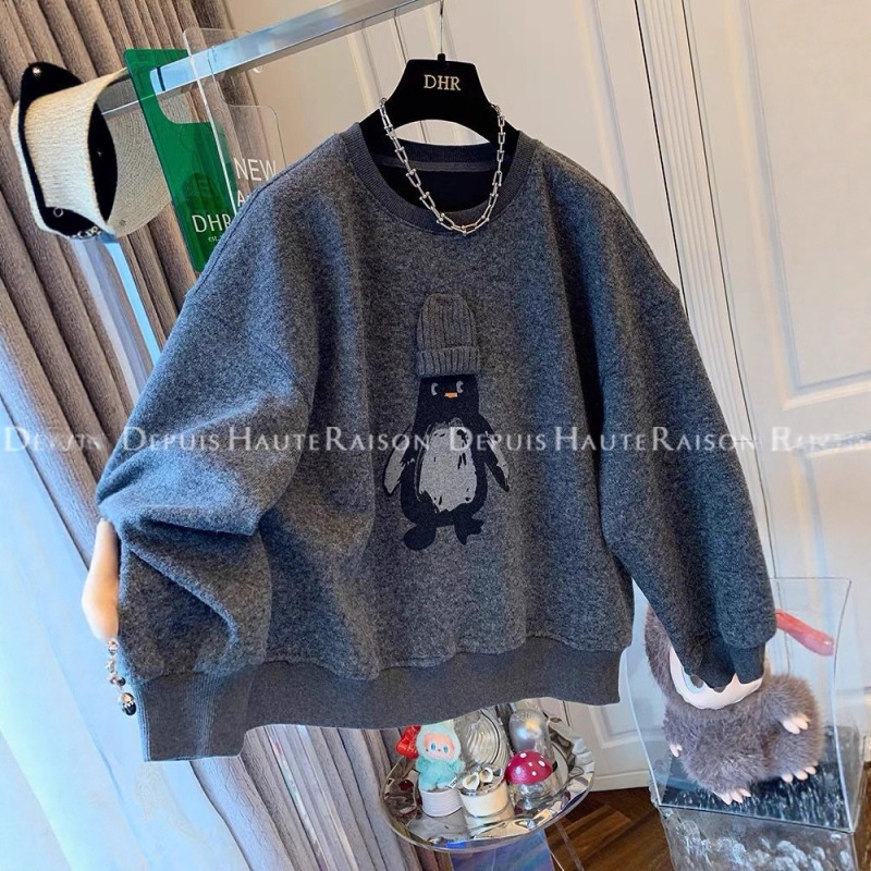 Plus-Size Unique Age-Reducing Hat Penguin Fleece Thickened Crew Neck Sweatshirt for Women Autumn and Winter Loose Top