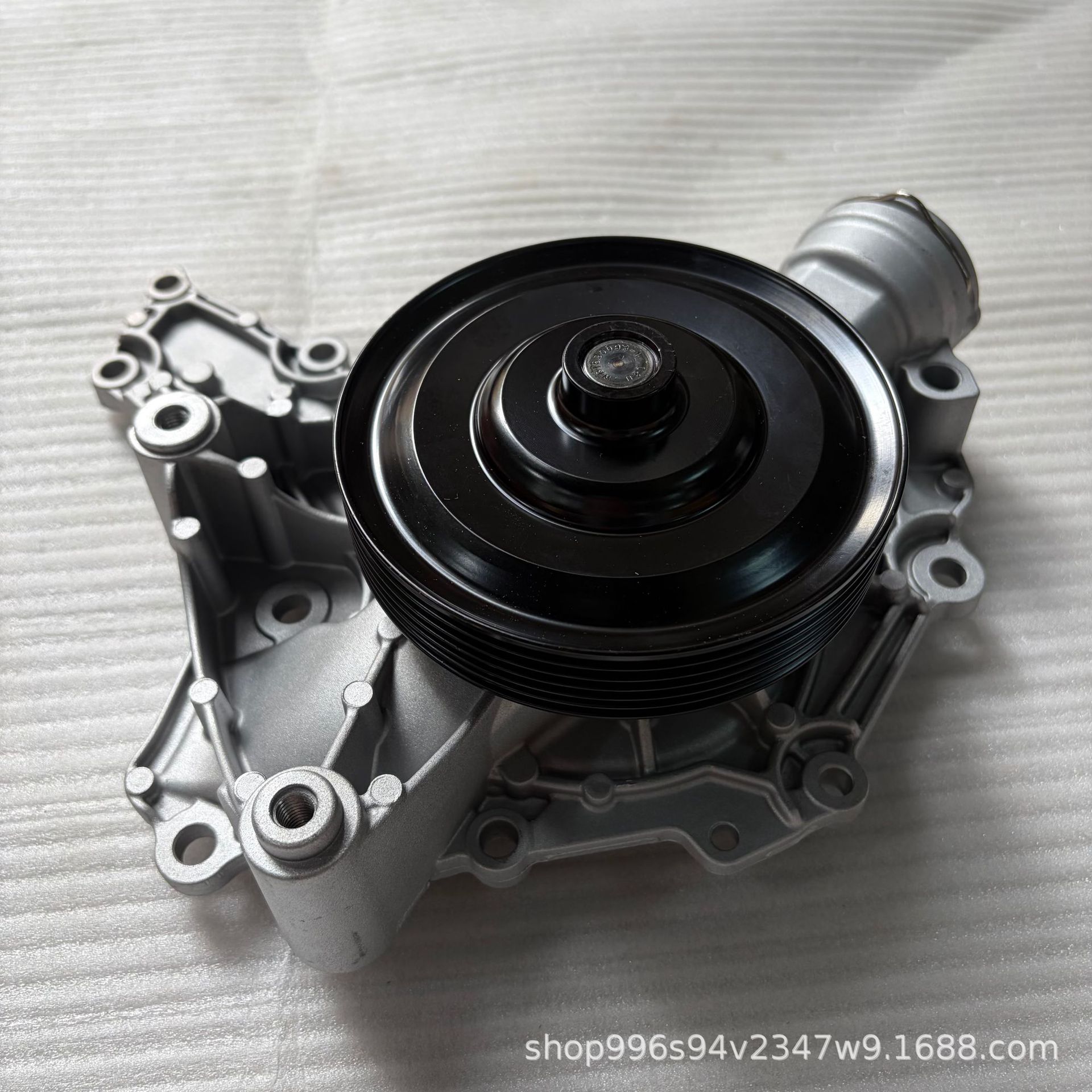 Suitable for Mercedes-Benz Water Pump 2732000201