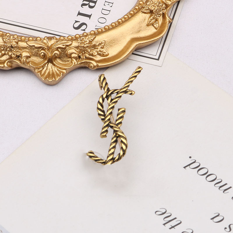 2022 New Trendy Elegant Summer Niche Design Brooch Corsage Suit Brooch High-end Women's Pin Accessories
