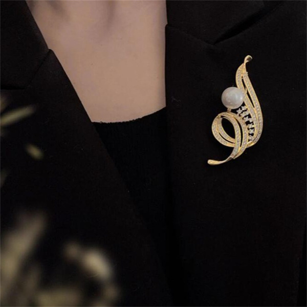 fashionable sophisticated elegant brooch