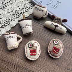 創意的な布芸のアクセサリーの部品は手で刺繍します。