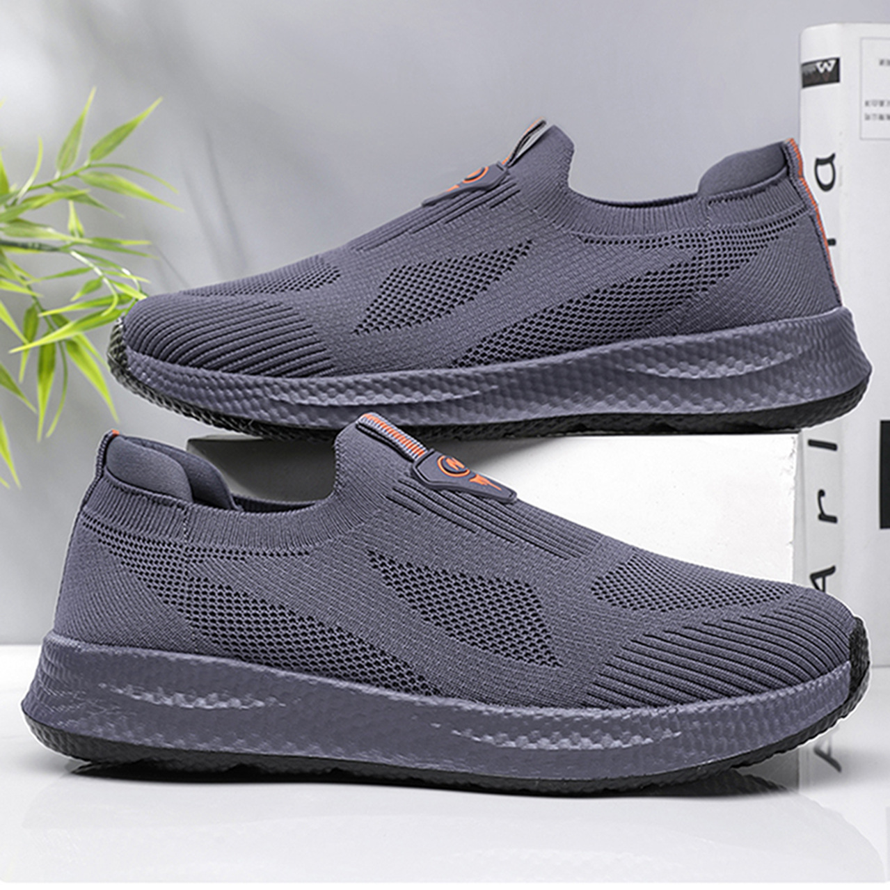 2026 Summer Cross-Border Plus-Size Men's Casual Slip-On Versatile Lightweight Walking Dad Shoes For Men_vogvips.com