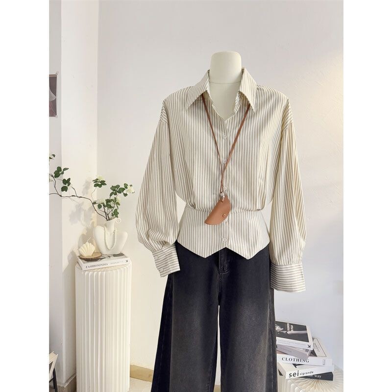 Elegant and Stylish Commuter Style Waist-Cinching Striped Long-Sleeve Shirt for Women, New Spring Design, Slimming and Versatile with a Unique Slit Design