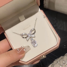 �������������Y��Ů����S���ʯ�p�ݕr���OӋ�|�а׽�ɫ�i���