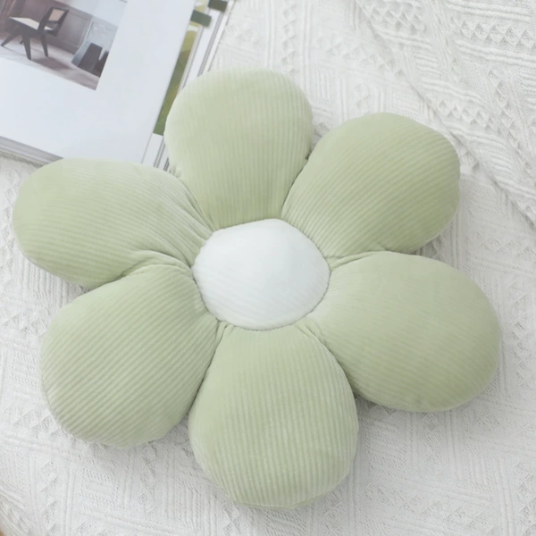 Six -petal white core green flowers 45*45