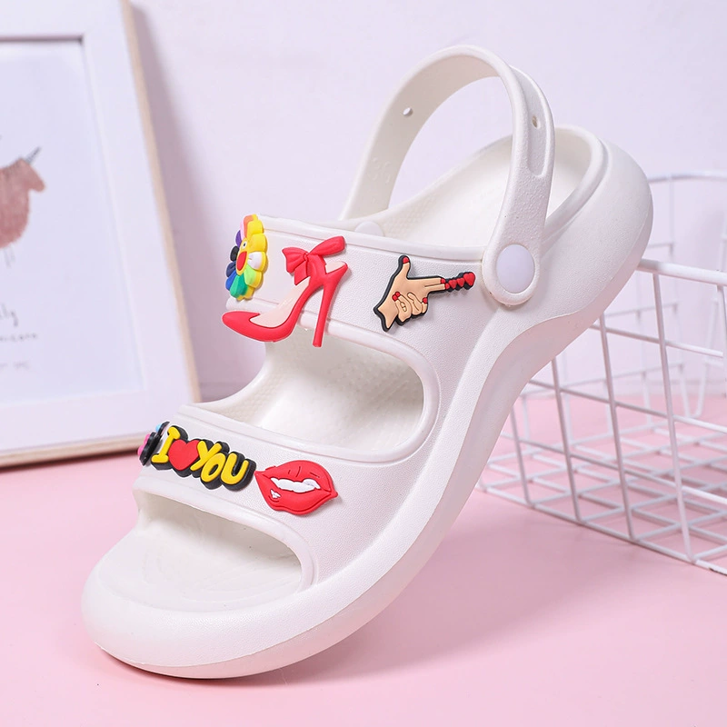 Летние сандалии на открытом воздухе двойного назначения для женщин на мягком дне на пляже на пляже модные повседневные увеличенные туфли на толстой подошве нескользящие и дышащие модели