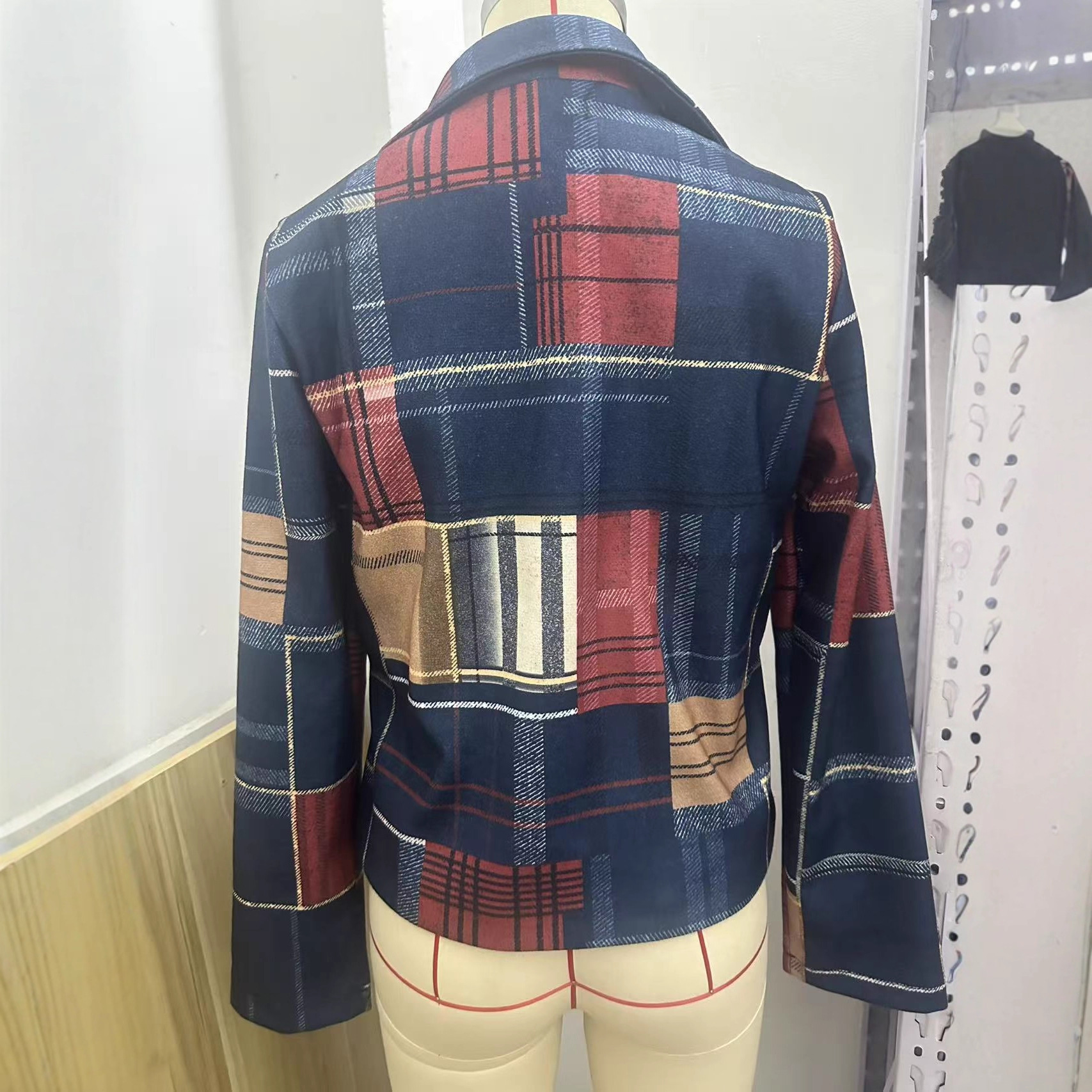 Vintage geruite jas met knoopsluiting – korte retro blazer met opstaande kraag (S-3XL) flatterende cropped pasvorm_voghion.com