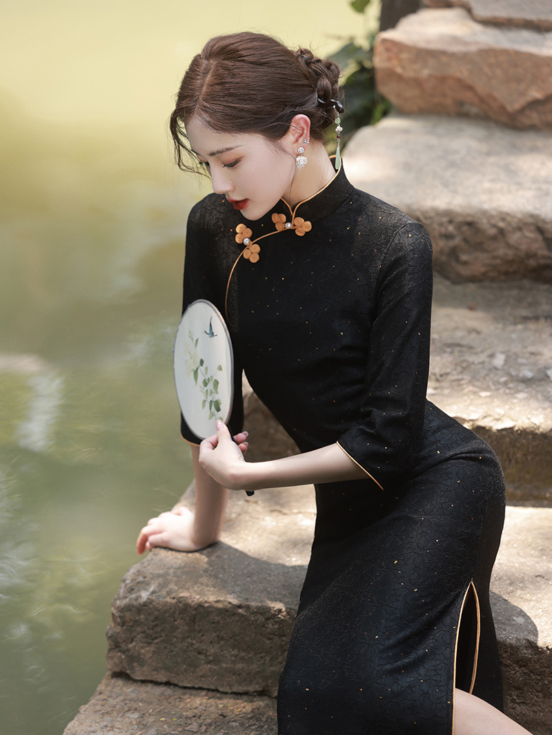 Lightweight retro lace black autumn elegant cheongsam