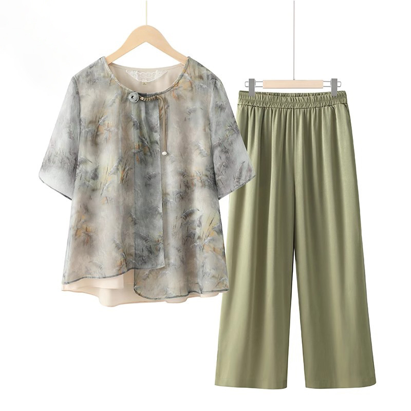Mom's Summer Outfit 2026 New Set for Middle-Aged and Elderly Women, Short-Sleeve Grandma Summer Clothing, Chiffon T-Shirt, Stylish