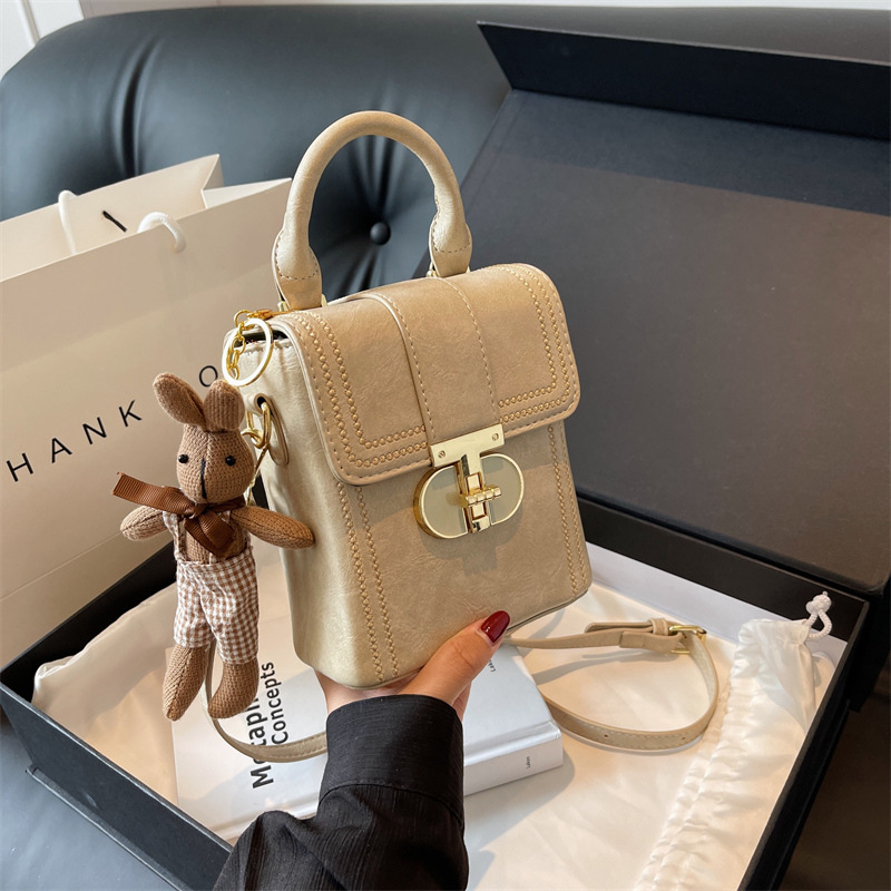 Popolare scatola piccola quadrata per donna autunno 2023 nuova borsa a tracolla versatile alla moda a tracolla di alta qualità_voghion.com