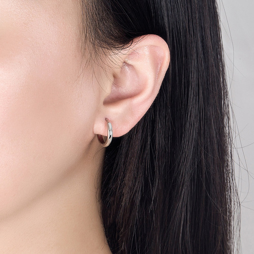European and American personalized fashion multi-size glossy circle earrings golden years the same style golden trend earrings