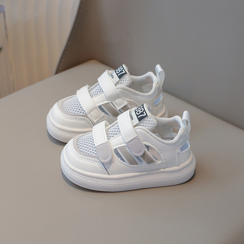 Sandalias infantiles 2025 nuevo estilo, medias sandalias para niños y niñas, con malla recortada, talla única, tallas 21-36, modernas, de una pieza, envío directo.