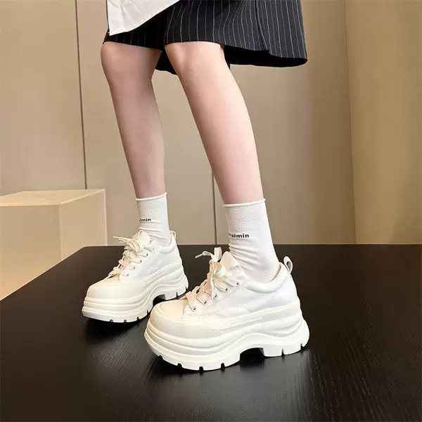 Zhao Lusi's 5cm Platform Thick-Soled Versatile White Sneakers for Petite Individuals, 2026 Spring and Autumn Hot-Selling Student Casual Sports Shoes