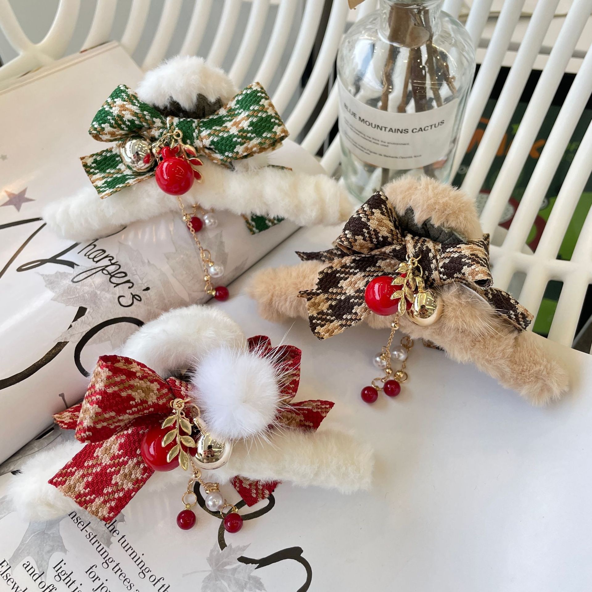 Christmas Bow Knot Bell Plush Hair Claws 1 Piece display picture 1