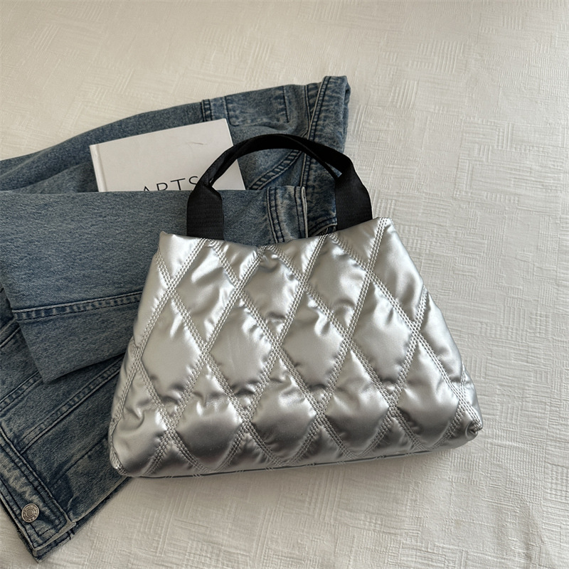 Bolsos populares de este año para mujeres 2024 nuevos bolsos de Lingge de diseño de nicho de moda