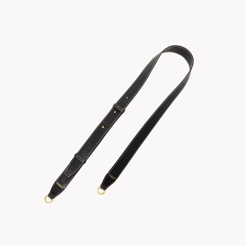 Hay un tubo giratorio de pino, piedra, semillas de Bodhi, calabaza, taza de alivio de preocupaciones