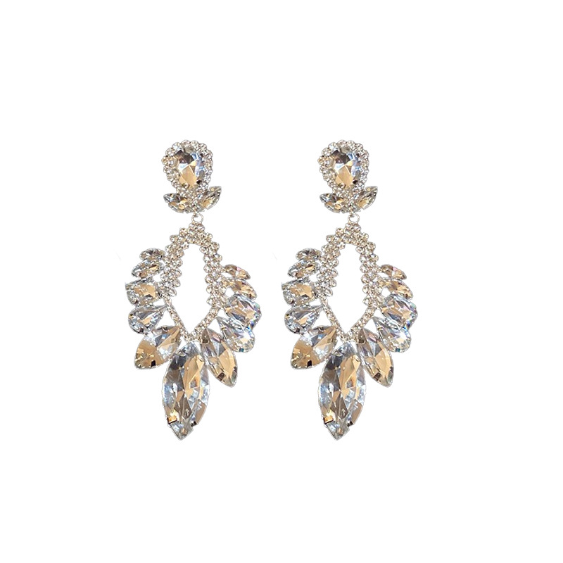 Pendientes de gota de agua en forma de diamante con aguja de plata, personalidad de nicho femenina, pendientes exagerados, pendientes de temperamento de moda, lujo ligero, sentido de alta gama