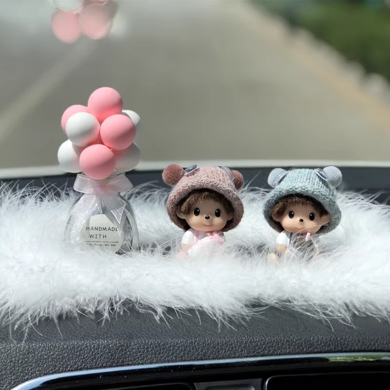 Decoración de automóviles lindos perfumes de automóviles adornos personales creativos Monchichi consola central accesorios interiores de automóviles globos mujeres