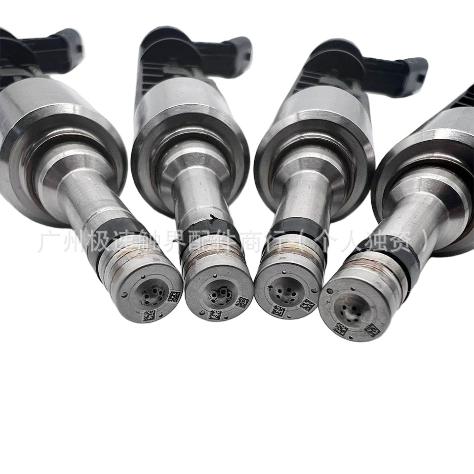 Car Fuel Injector 0261500411 for Jeep Wrangler Liberty Light Dodge 2.0