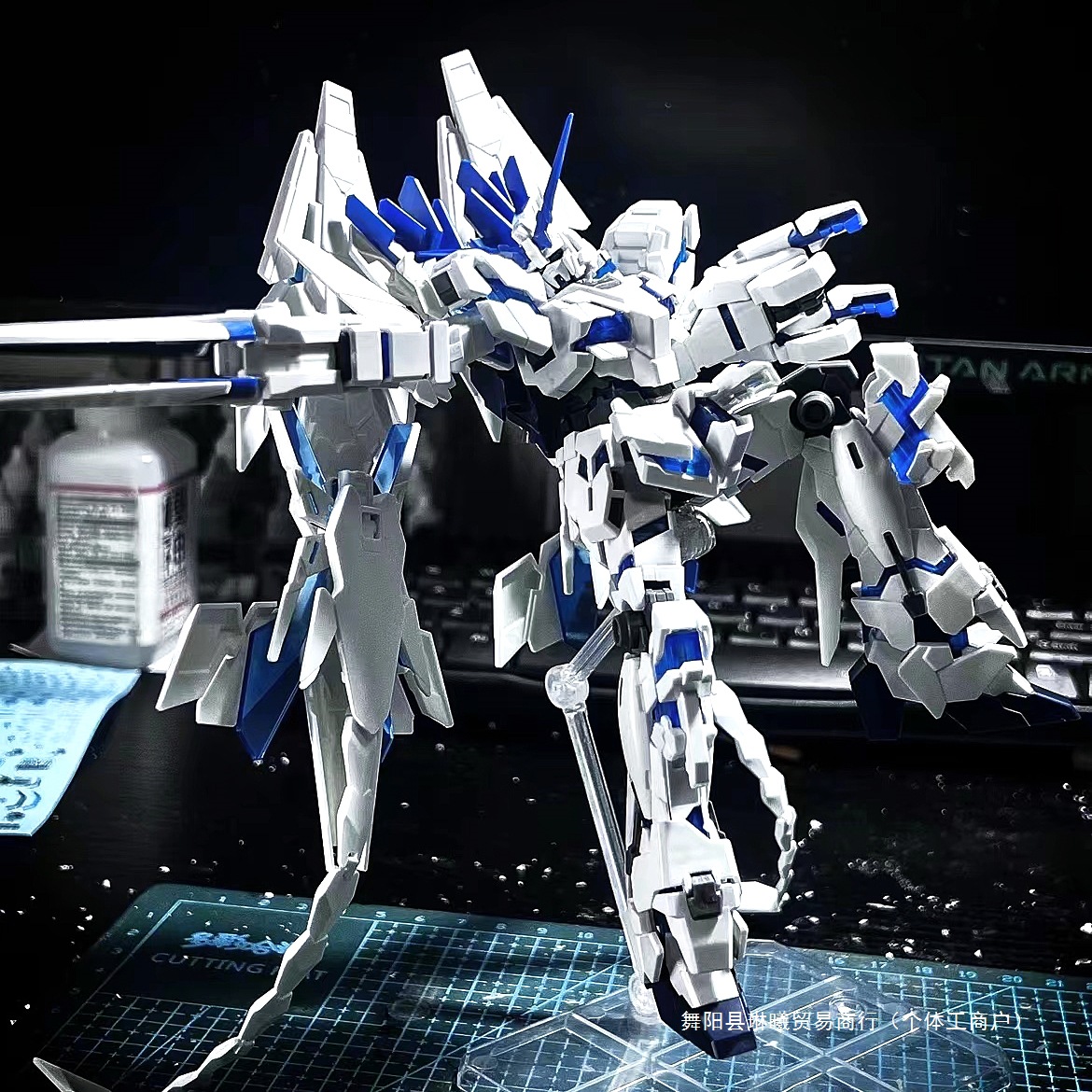 Starlight Hg Divine Unicorn Gundam Assembly Model Figure Mecha Fully Equipped with Explosive Armor Destruction Mode Others