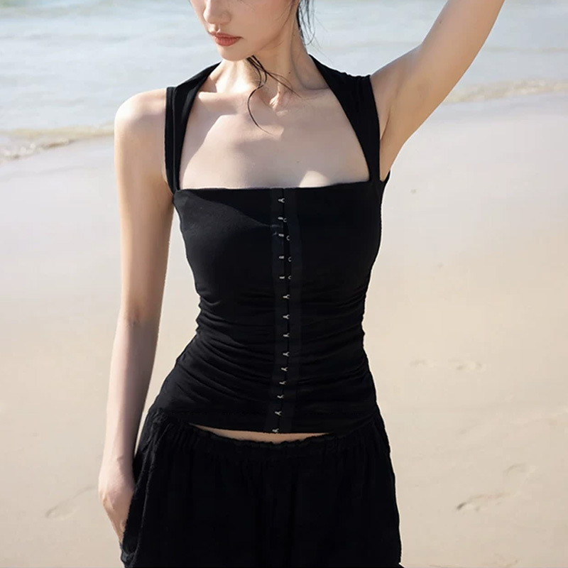 Double Cotton Knit Fabric That Is Not Stuffy |   Halter Neck, Pleated, Cinched Waist, Slim Fit, Square Neck Tank Top, Basic and Clean-Cut.