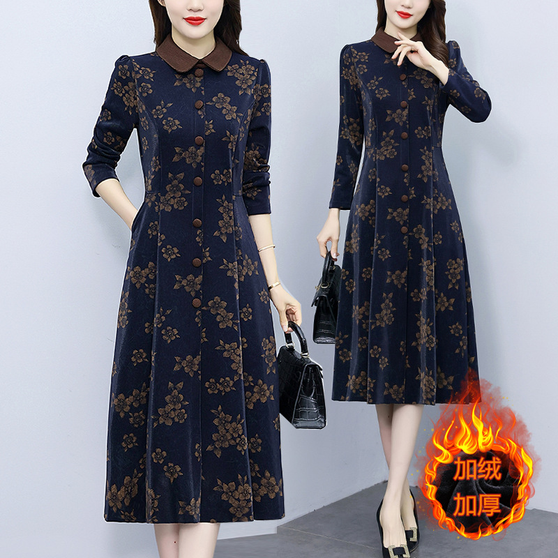 Mom's fashionable winter dress for women 2025 autumn and winter new style plus velvet thickened temperament middle-aged and elderly skirt with coat