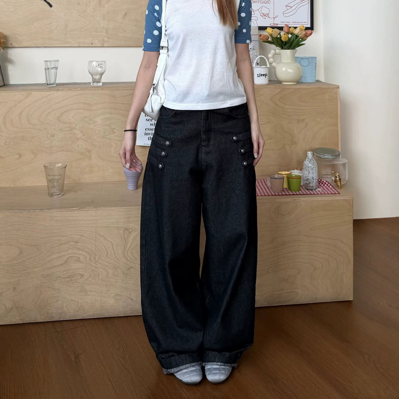 American retro-style, court-inspired button-down wide-leg jeans, unisex, loose-fitting, slimming design, curved-leg cut, black long pants American retro-style, court-inspired button-down wide-leg jeans, unisex, loose-fitting, slimming design, curved-leg cut, black long pants