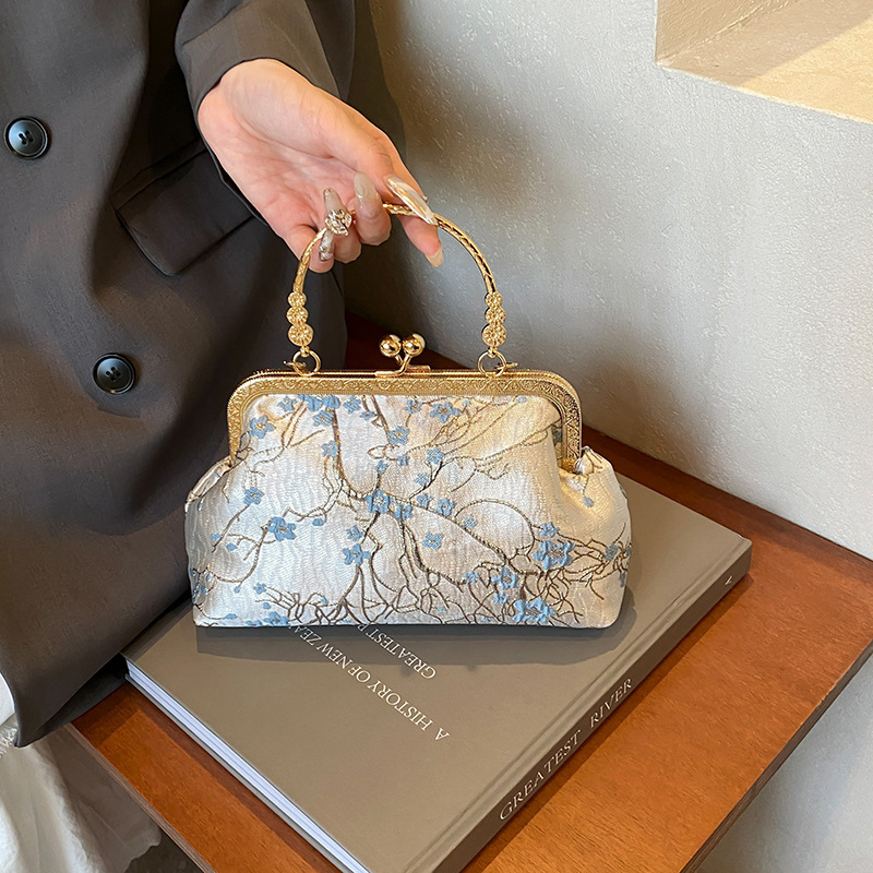 New Chinese Style National Style Embroidered Handbag, High-End and Western Style Chain Clip Bag, Temperament Women's Crossbody Bag Cross-Border