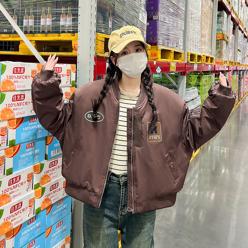 Chaqueta de algodón de pluma en invierno de 2024 nueva chaqueta caliente, chaqueta pequeña, chaqueta de algodón retro holgada coreana